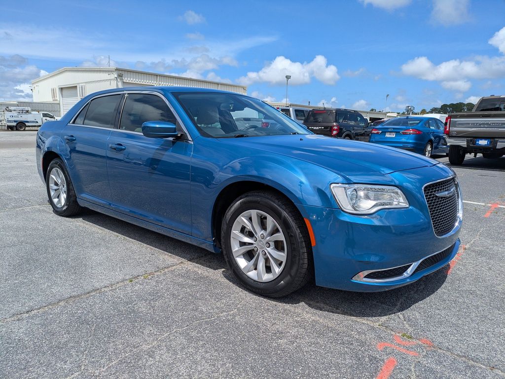 2022 Chrysler 300 Touring