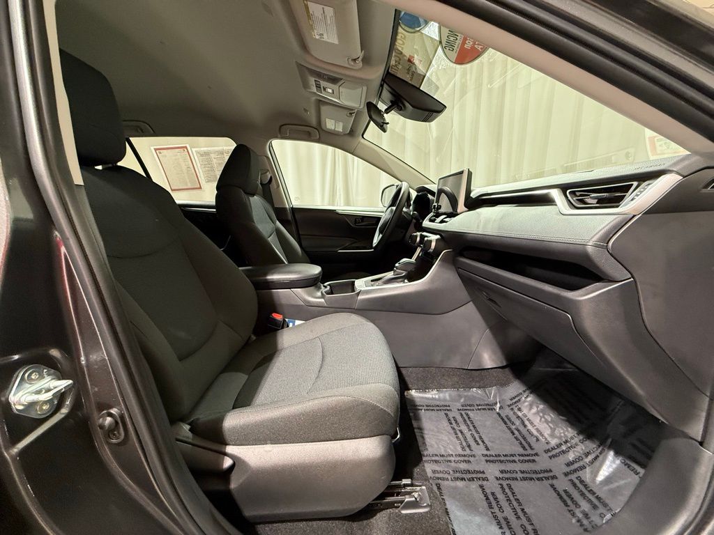 2024 Toyota RAV4 LE 21
