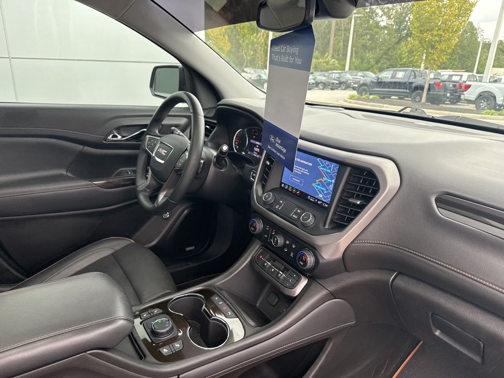 2023 GMC Acadia AWD AT4