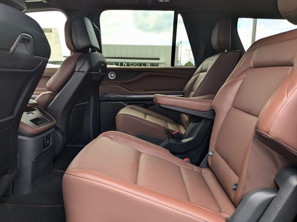 2025 Lincoln Navigator L Reserve