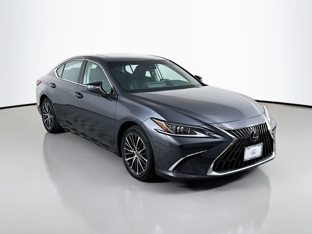 Thumbnail: 2022 Lexus ES - 3