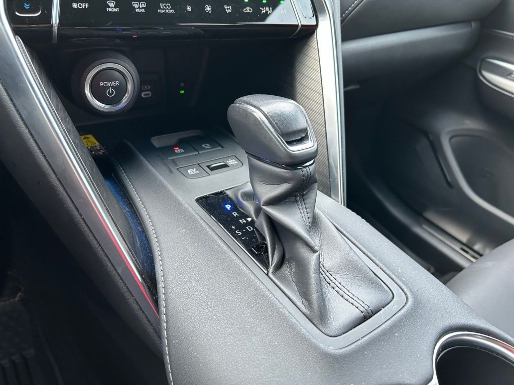 2024 Toyota Venza XLE 28