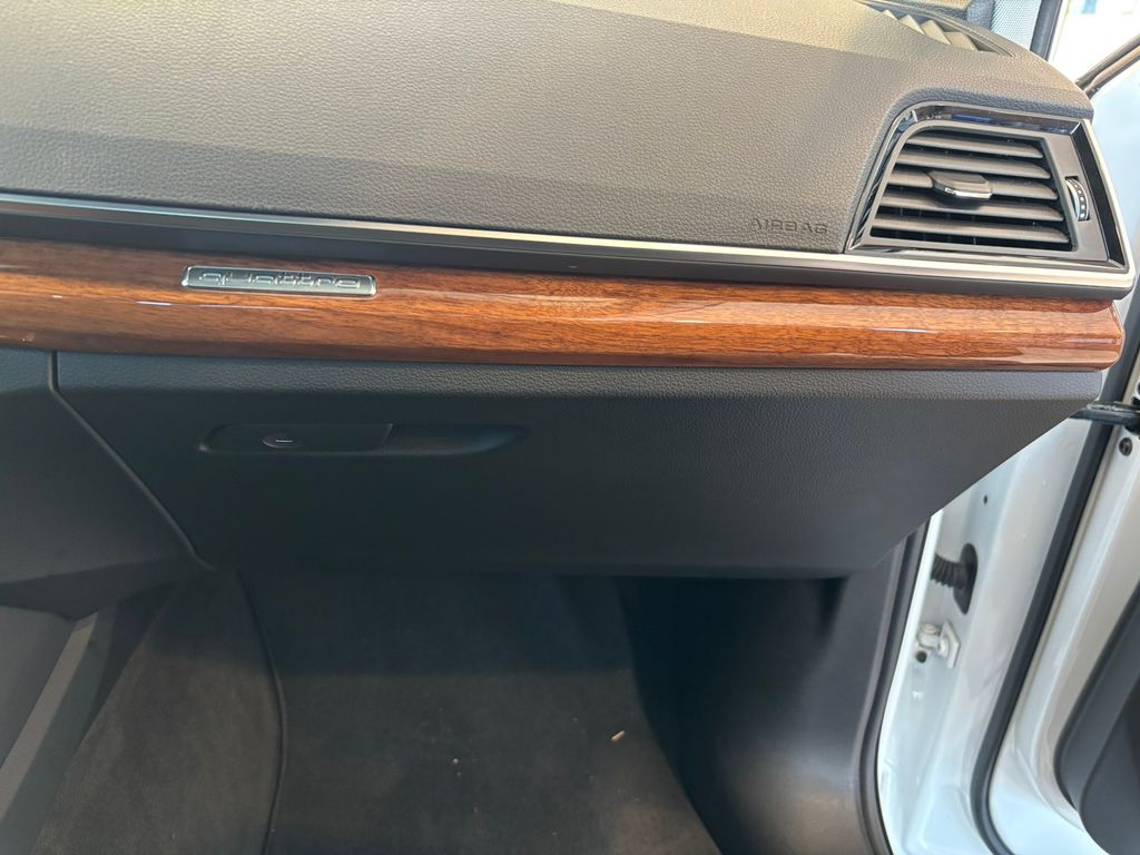 2023 Audi Q5 45 S line Premium