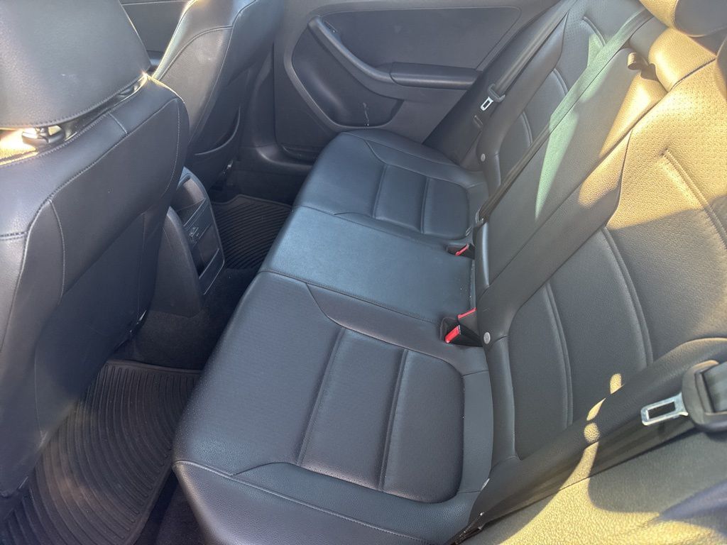 Thumbnail: 2018 Volkswagen Jetta - 9