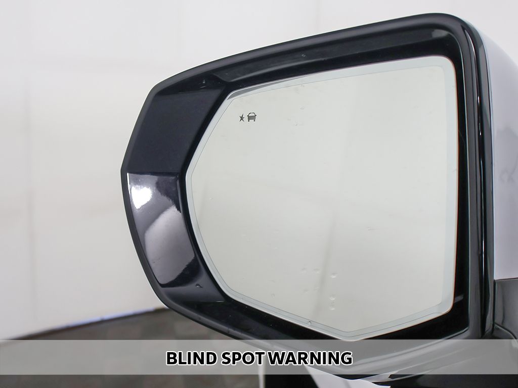 Used 2025 White GMC Denali image 10