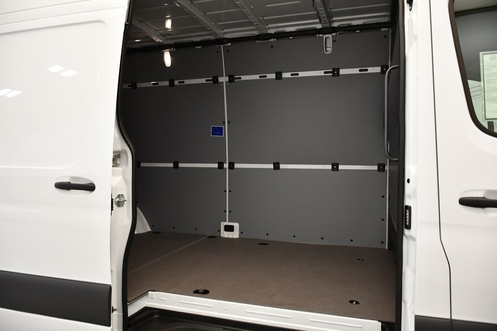 Thumbnail: 2026 Mercedes-Benz Sprinter - 32