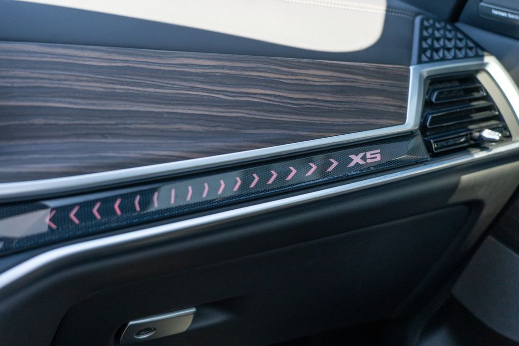 2024 BMW X5 xDrive50e photo