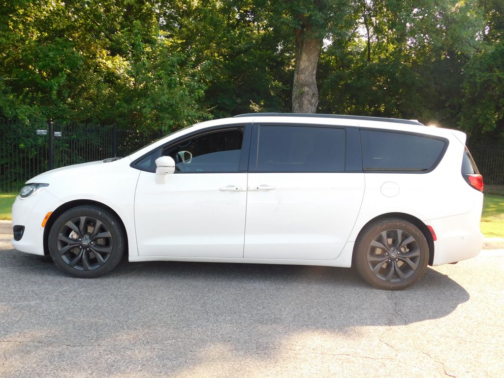 Thumbnail: 2019 Chrysler Pacifica - 2