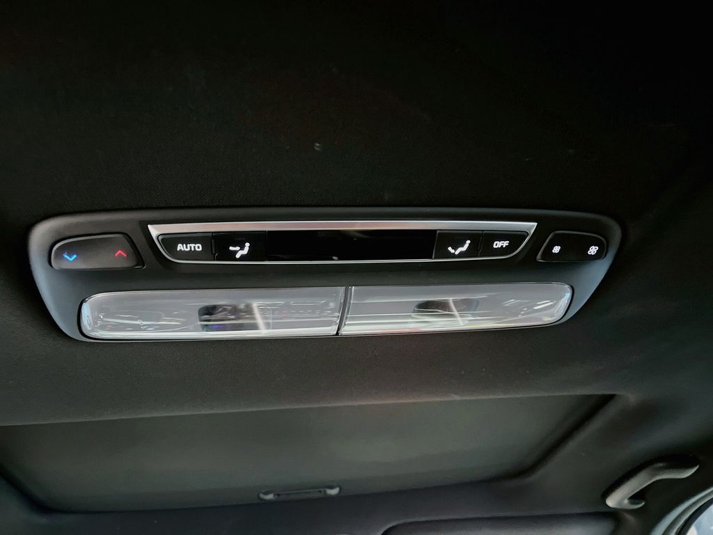 Used 2024 Green Kia EX X-Line image 26