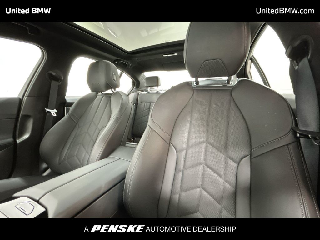 Thumbnail: 2025 BMW 5 Series - 13