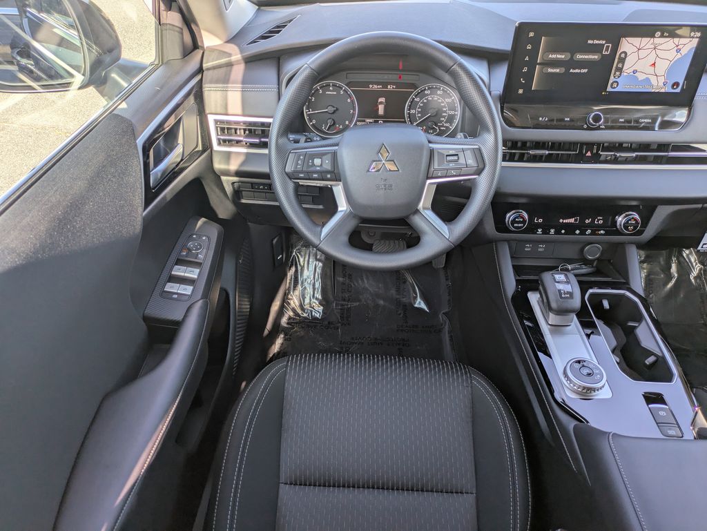 2025 Mitsubishi Outlander Plug-in Hybrid SE - Photo 15