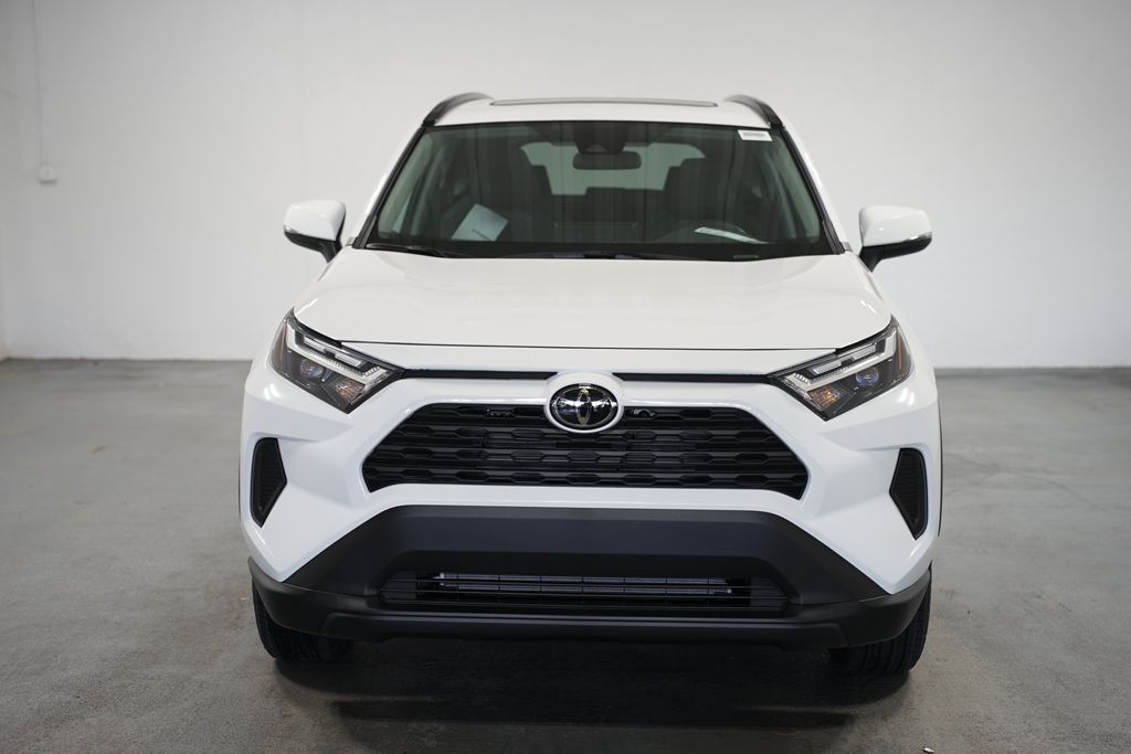 2025 Toyota RAV4 XLE 2