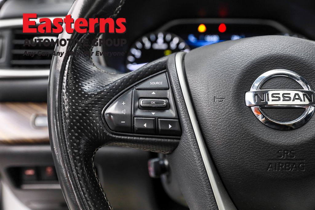 Used 2018 Silver Nissan Platinum image 15