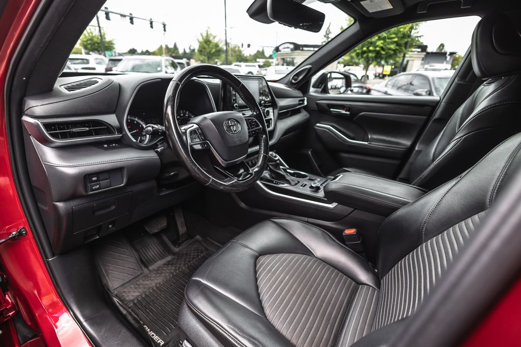 2021 Toyota Highlander XSE thumbnail 17