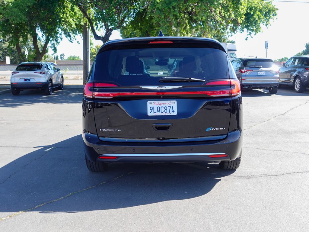 Used 2024 Black Chrysler Select image 6