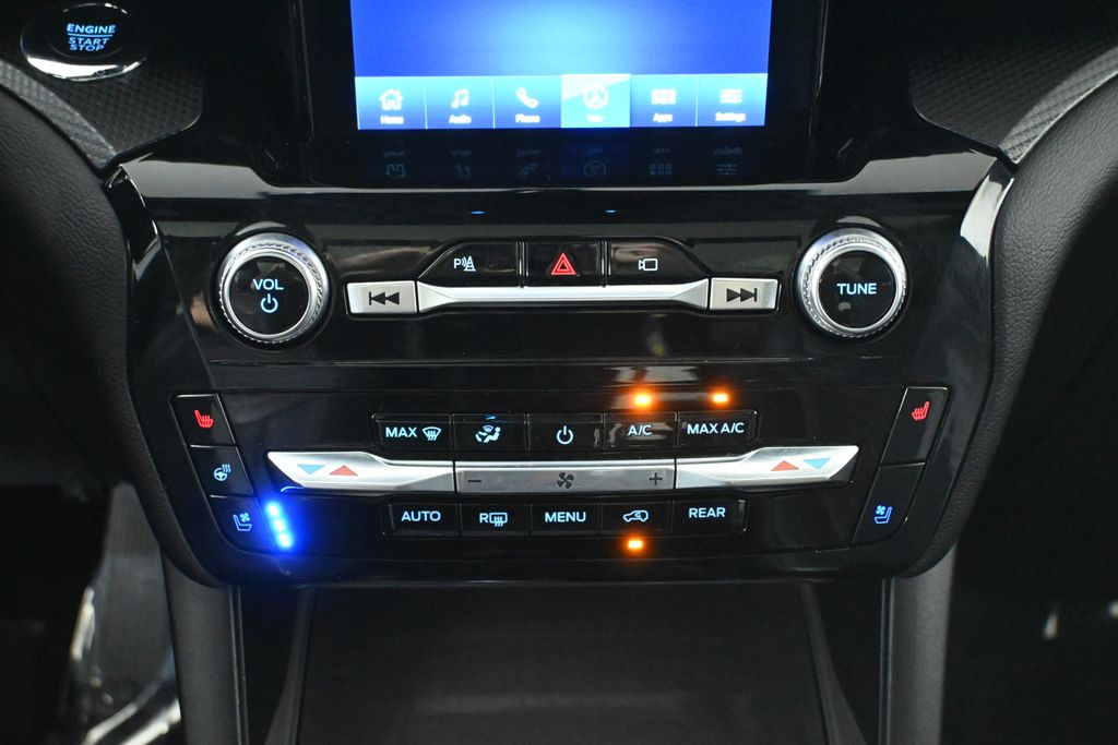 Thumbnail: 2022 Ford Explorer - 24