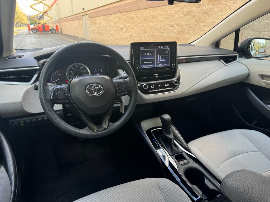 2022 Toyota Corolla LE 12