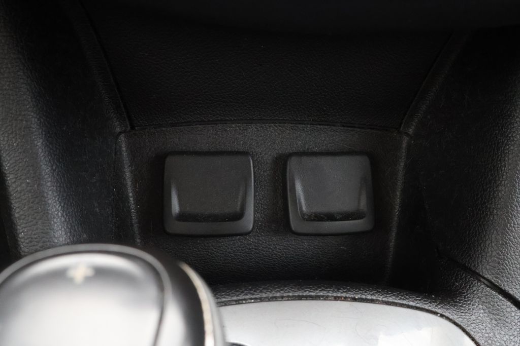 Thumbnail: 2017 Chevrolet Cruze - 25