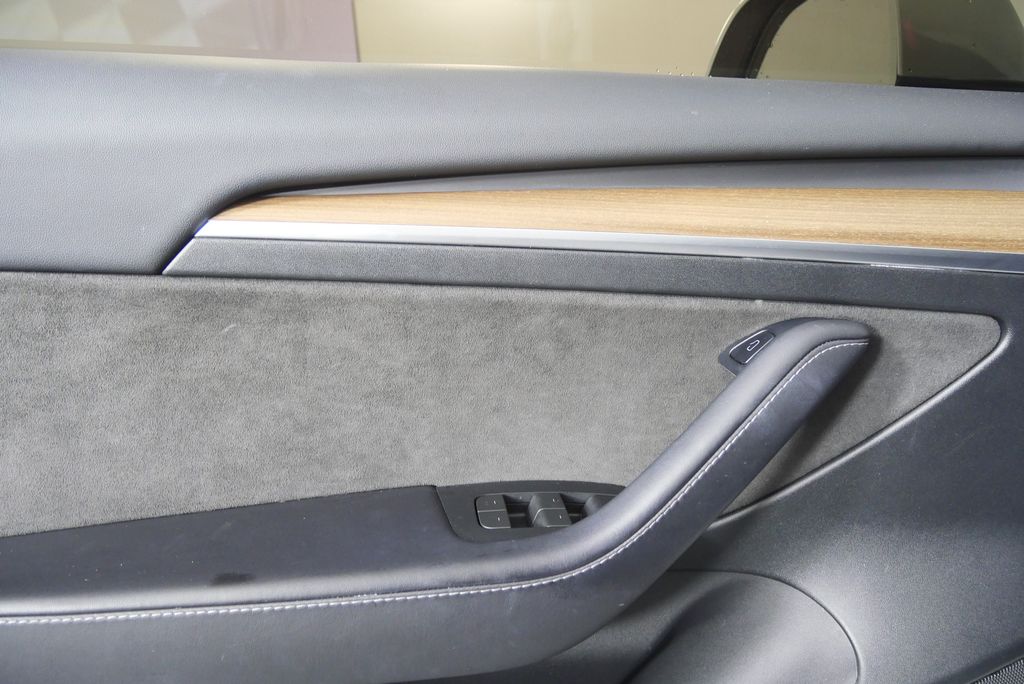 Thumbnail: 2023 Tesla Model 3 - 8