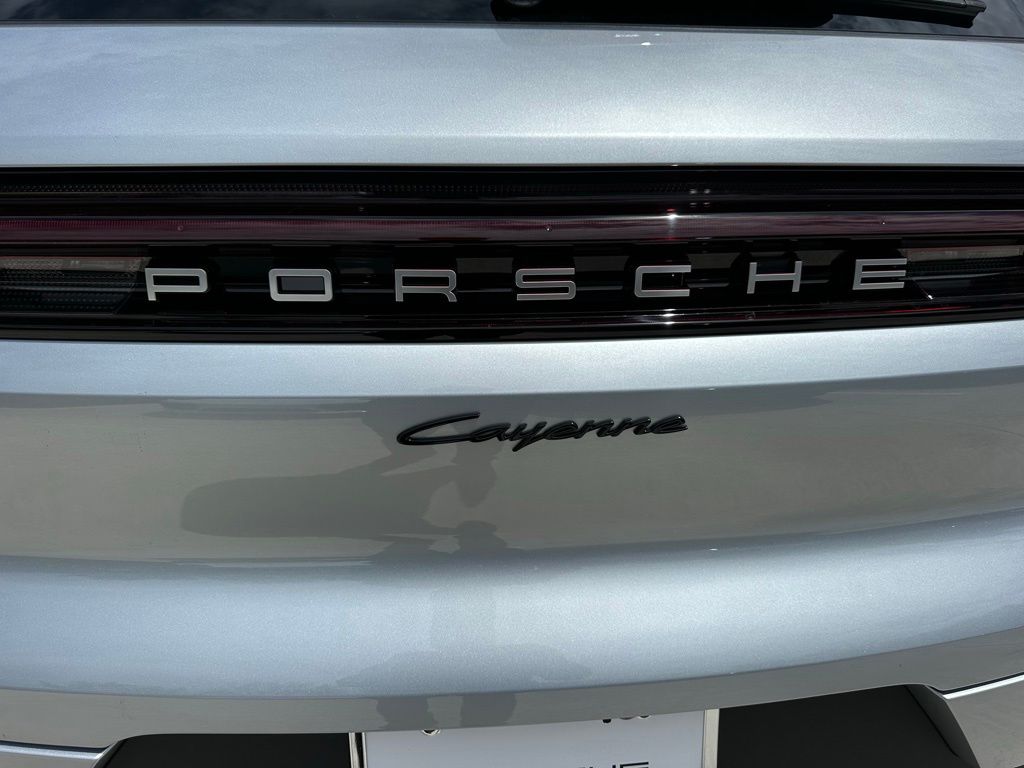 Thumbnail: 2026 Porsche Cayenne - 14