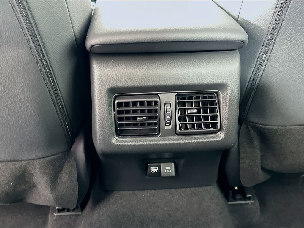 Thumbnail: 2025 Toyota Camry - 25