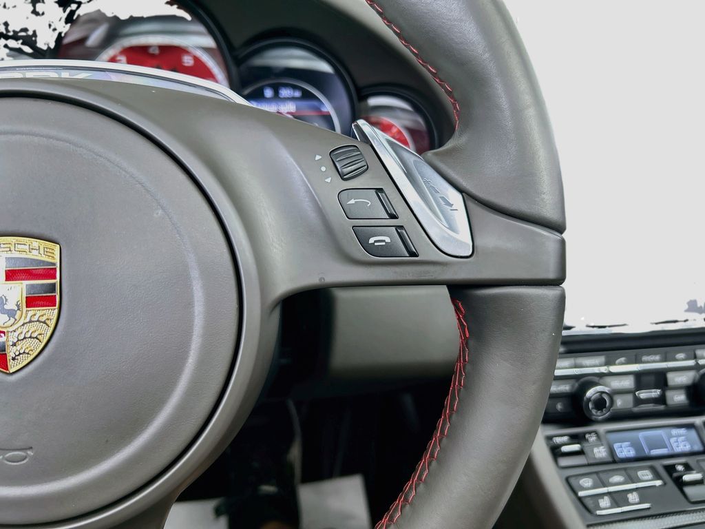 Thumbnail: 2014 Porsche 911 - 14
