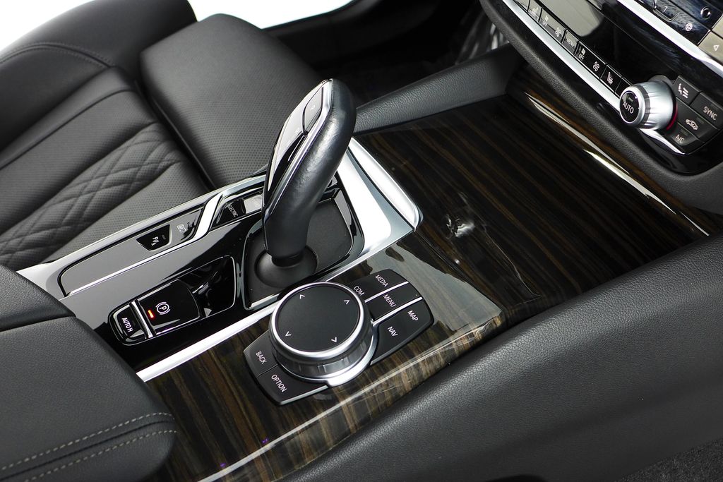 Thumbnail: 2022 BMW 5 Series - 15