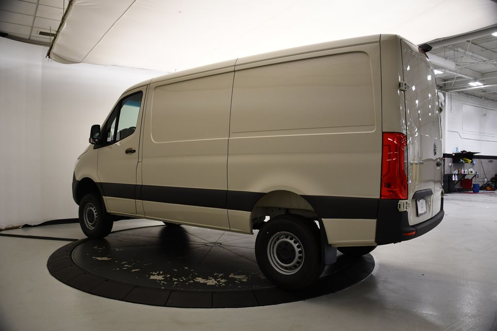 2025 Mercedes-Benz Sprinter 2500 8