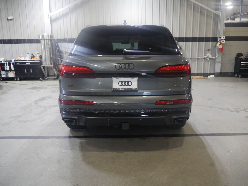 Thumbnail: 2026 Audi Q7 - 4