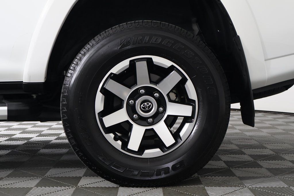 Thumbnail: 2023 Toyota 4Runner - 16