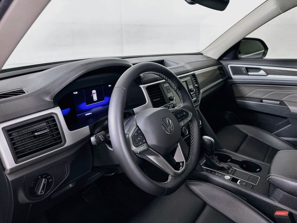 Thumbnail: 2022 Volkswagen Atlas - 9
