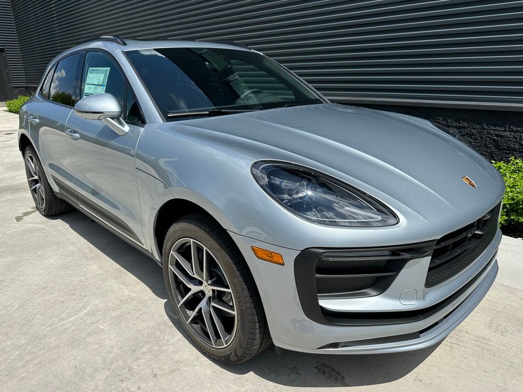 2025 Porsche Macan  10