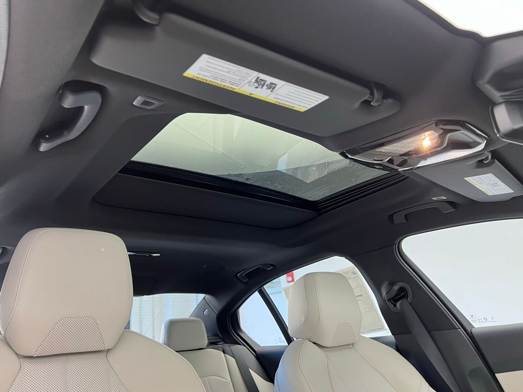 2025 BMW 5 Series 530i 8