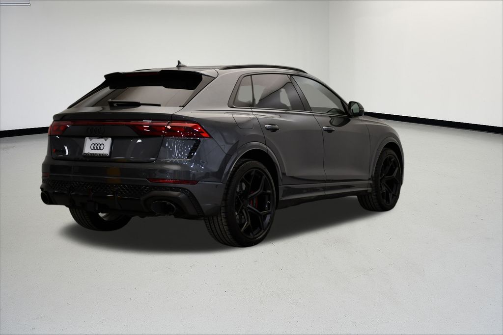 Thumbnail: 2026 Audi RS Q8 - 5