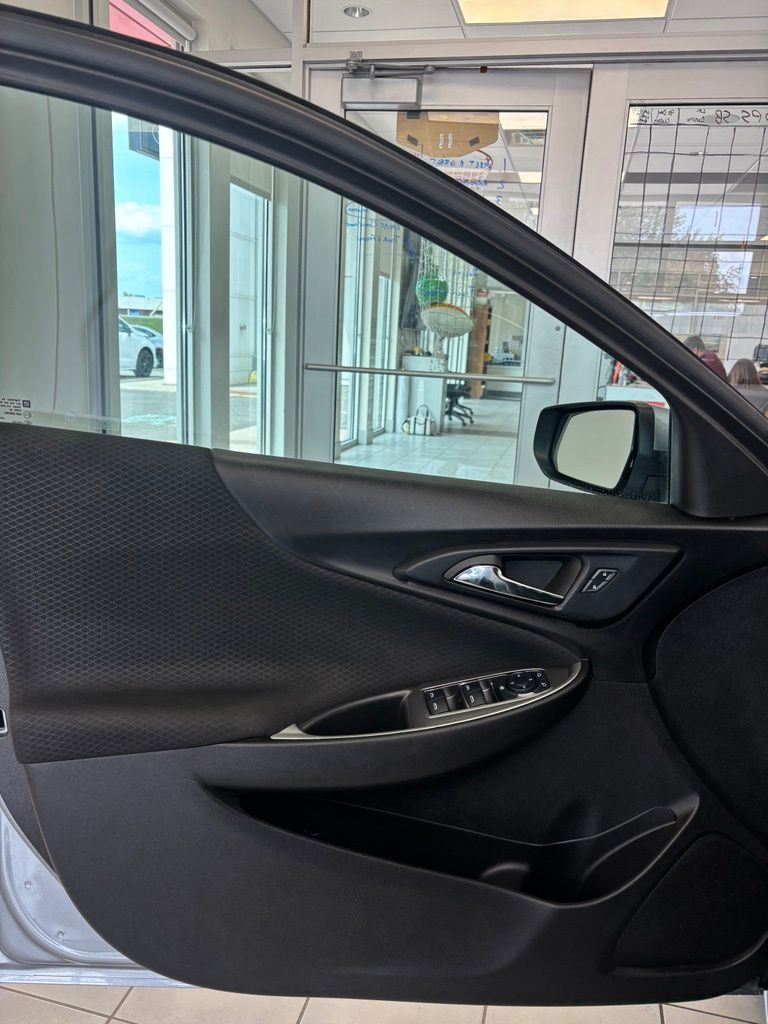 Used 2025 Chevrolet Malibu Sedan