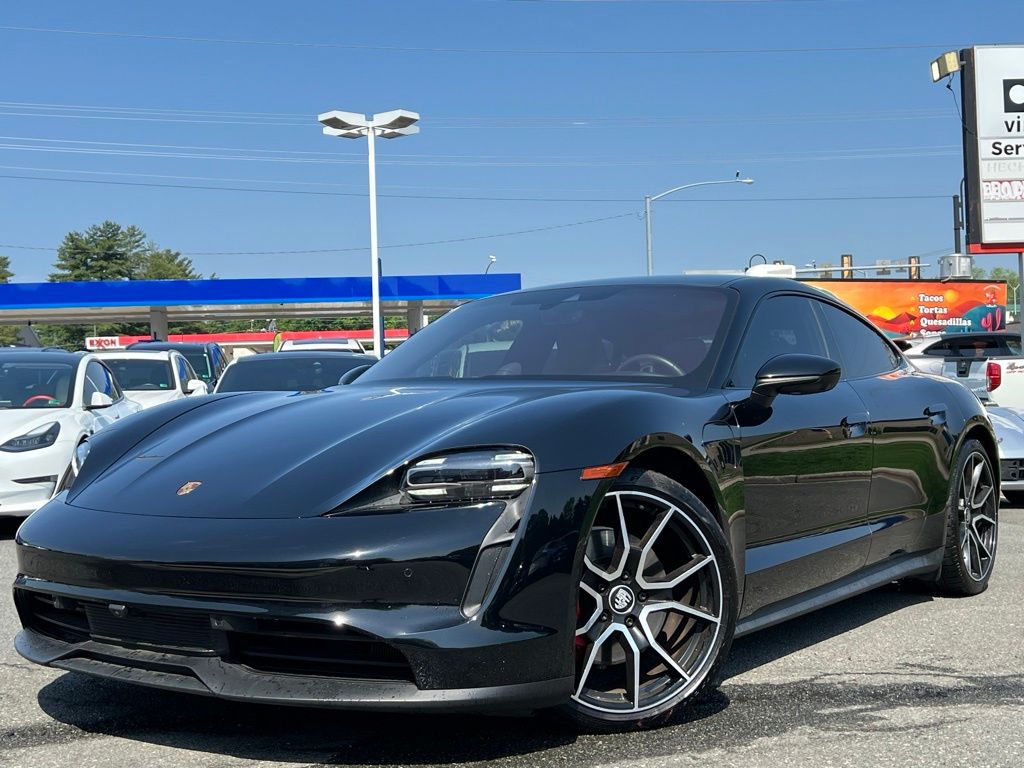 2022 Porsche Taycan 4S photo