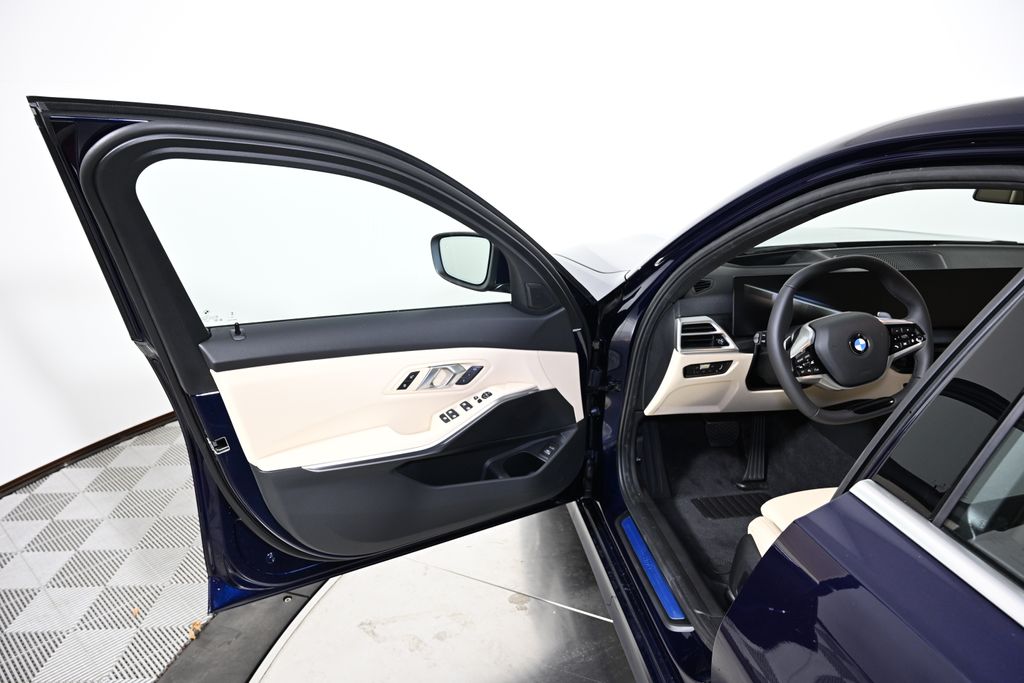 Thumbnail: 2026 BMW 3 Series - 21