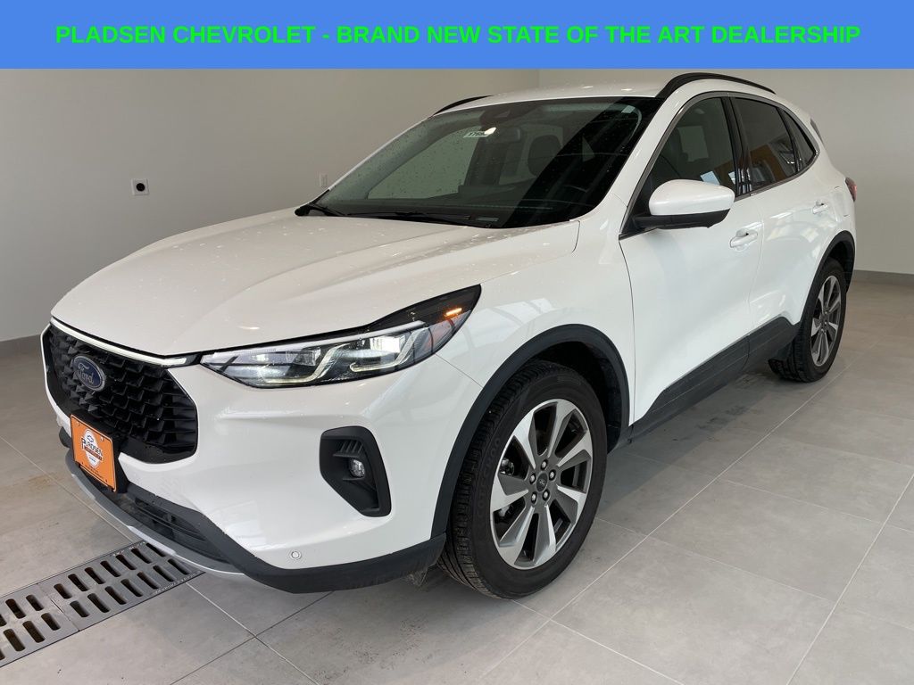 White 2024 Ford Escape Platinum AWD SUV / Crossover All-Wheel Drive 8-Speed Automatic