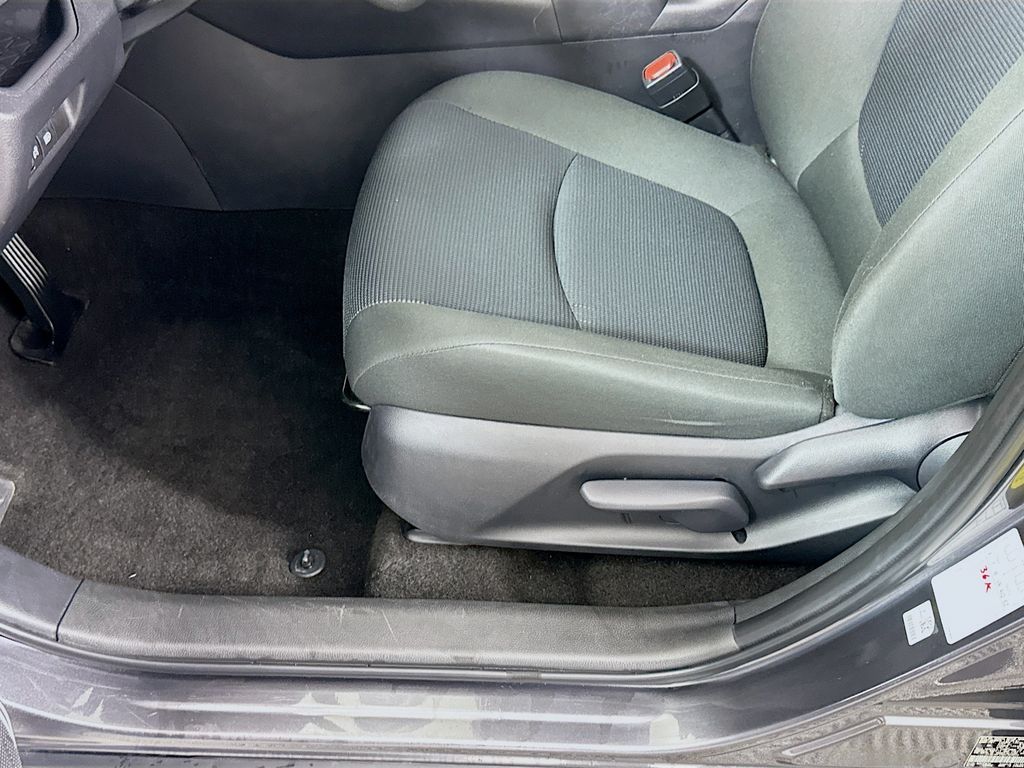 Thumbnail: 2025 Toyota RAV4 - 19