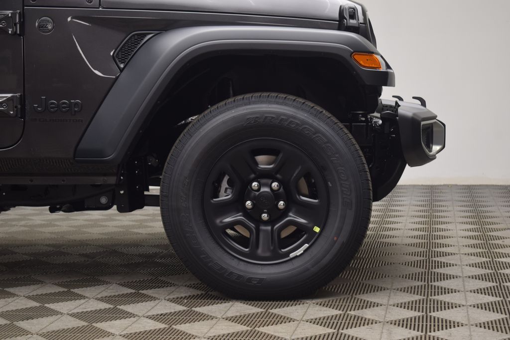new 2026 Jeep Gladiator car, priced at $40,261