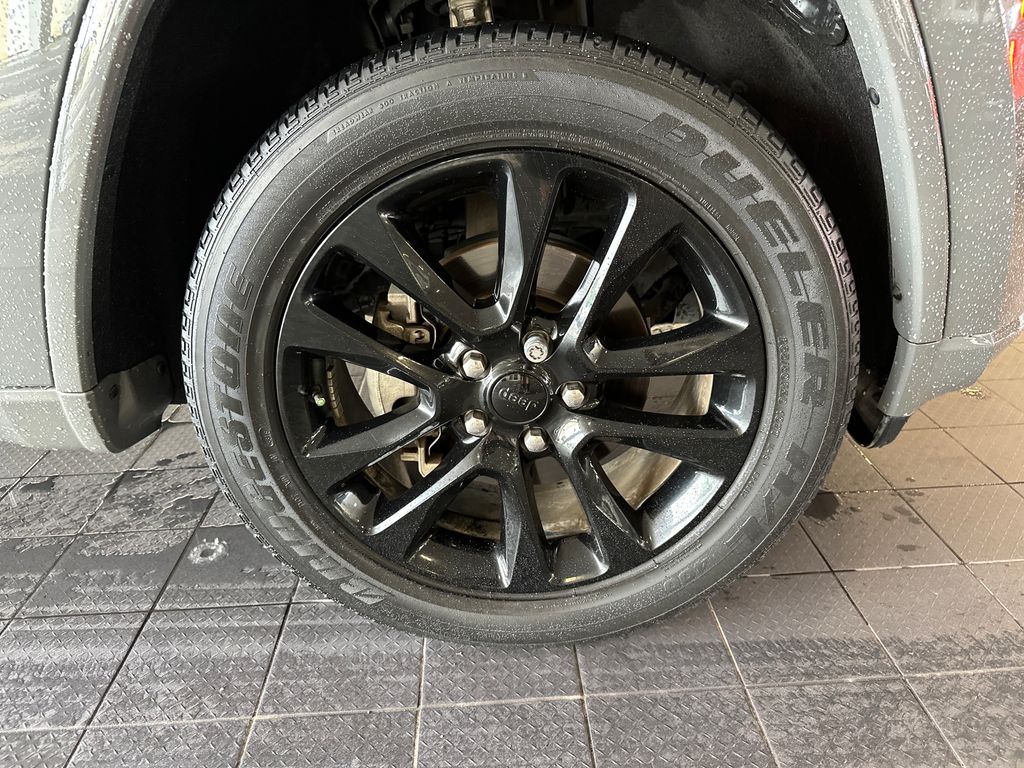 Used Car 2020 Jeep Grand Cherokee  Altitude For Sale Under $25,000 In Austin, Texas