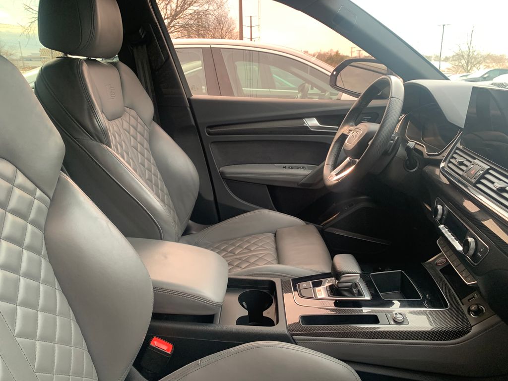 Thumbnail: 2023 Audi SQ5 - 8