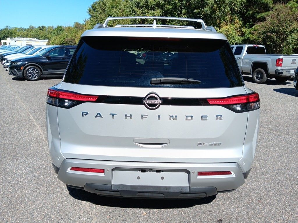 2022 Nissan Pathfinder SL 4