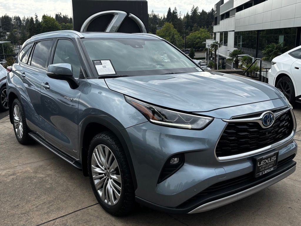  2021 Toyota Highlander Hybrid Platinum AWD   