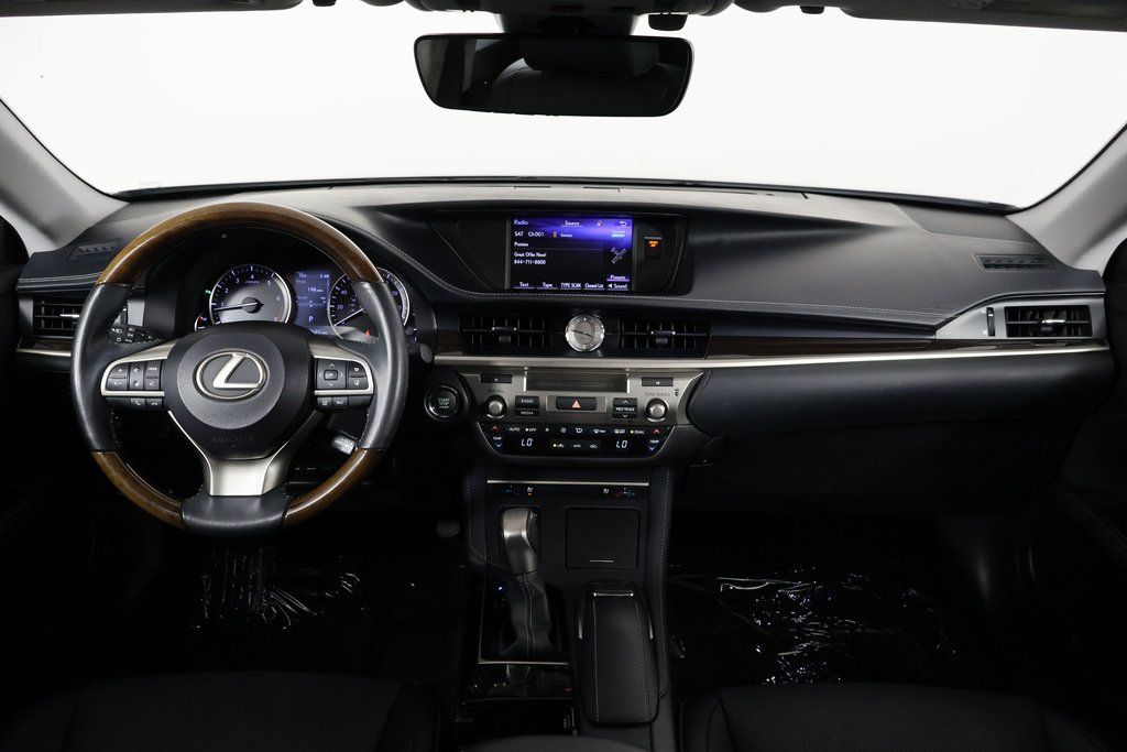Thumbnail: 2018 Lexus ES - 8
