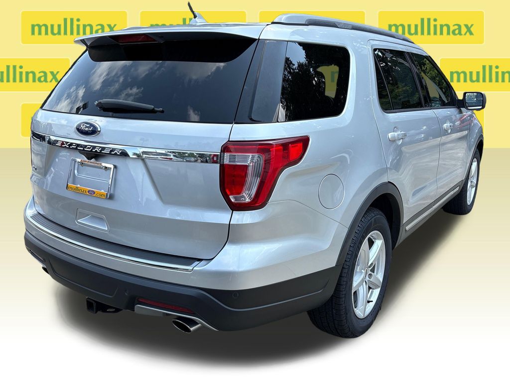 Used 2018 Silver Ford XLT image 4