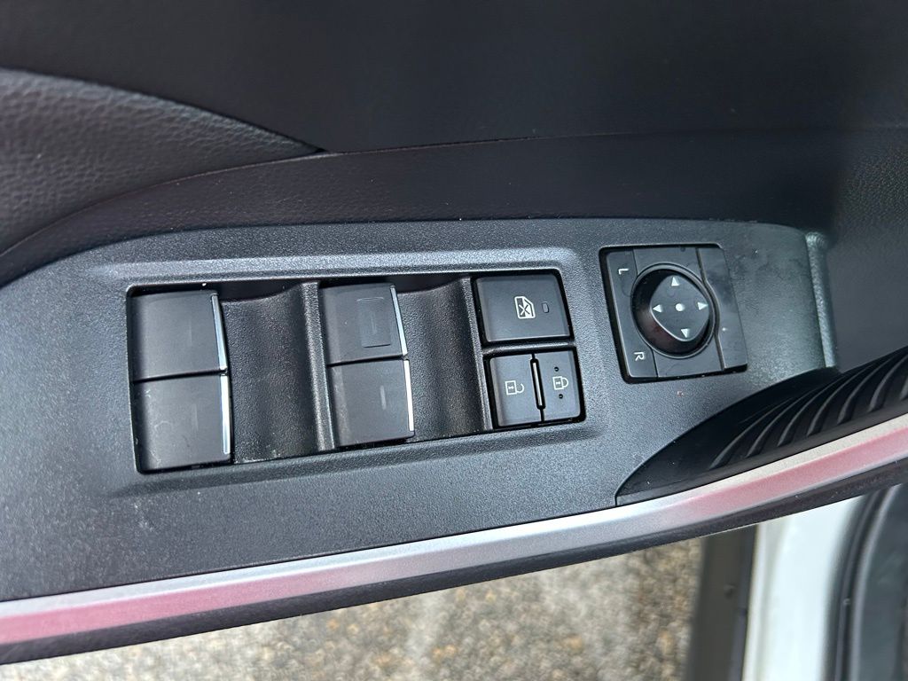 Thumbnail: 2025 Toyota RAV4 - 17