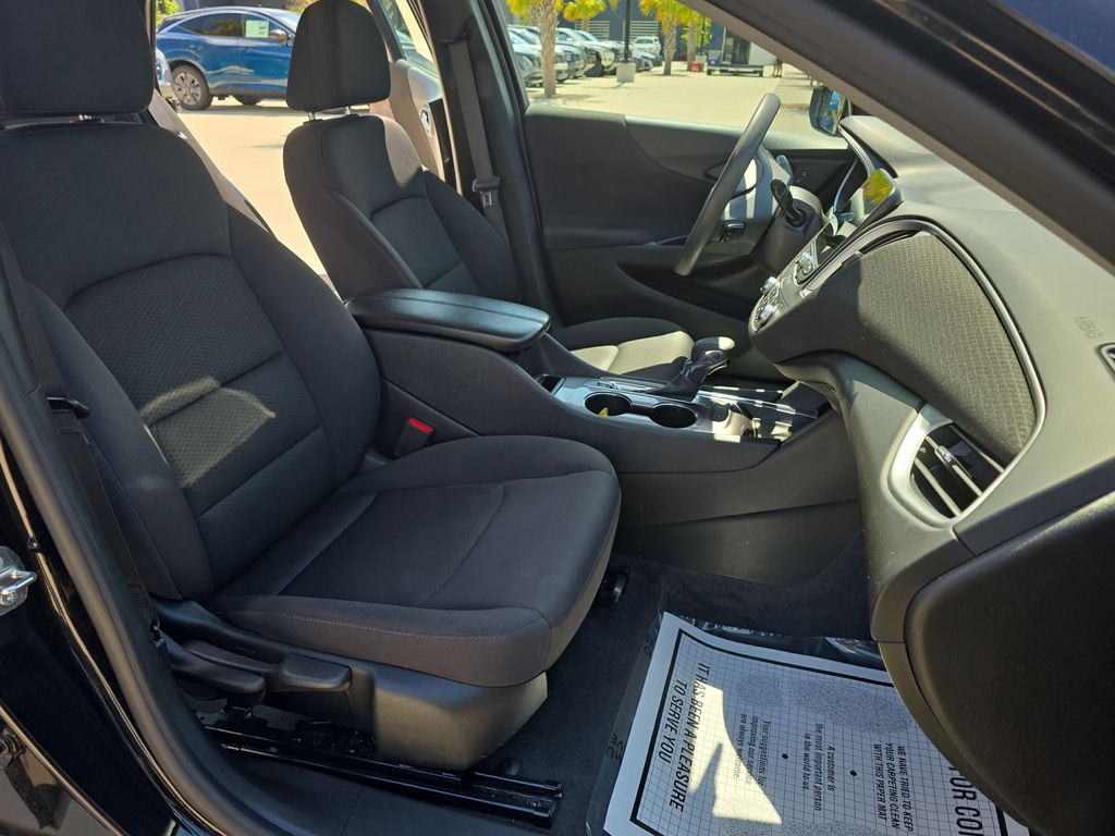 2024 Mosaic Black Metallic Chevrolet Malibu LT FWD Sedan