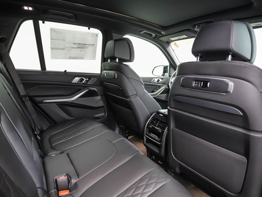 Thumbnail: 2026 BMW X5 - 25