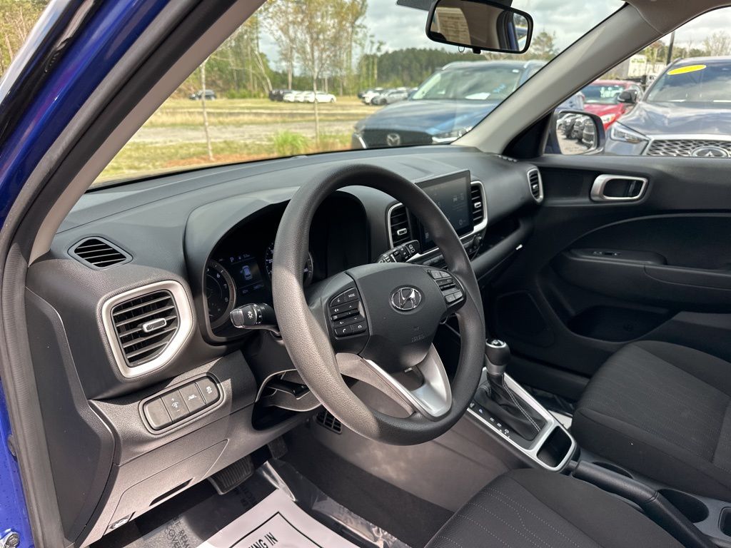 2022 Intense Blue Hyundai Venue SE FWD SUV